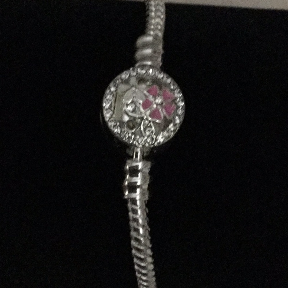 Sterling silver bracelet with beautiful clast
